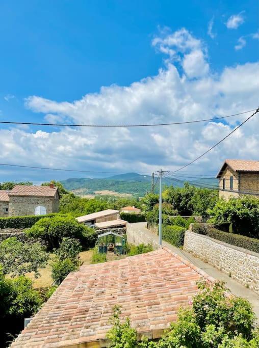 Agreable Maison De Village Avec Balcon Roiffieux Екстер'єр фото
