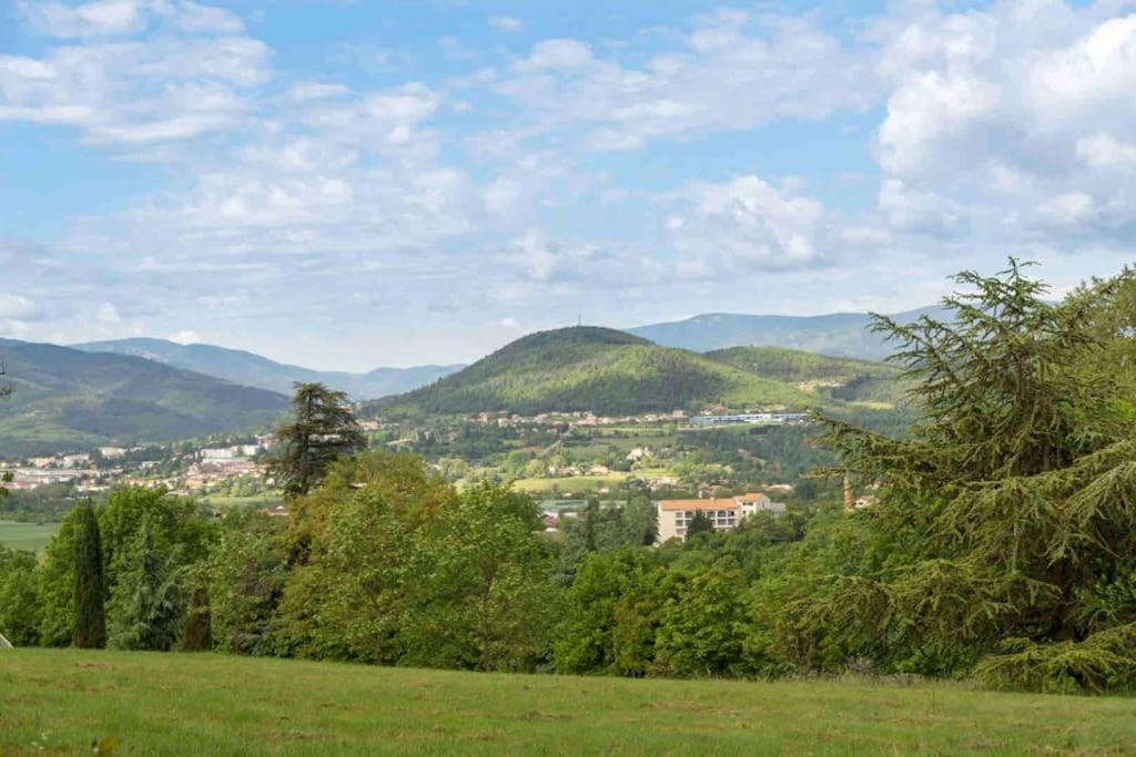 Agreable Maison De Village Avec Balcon Roiffieux Екстер'єр фото